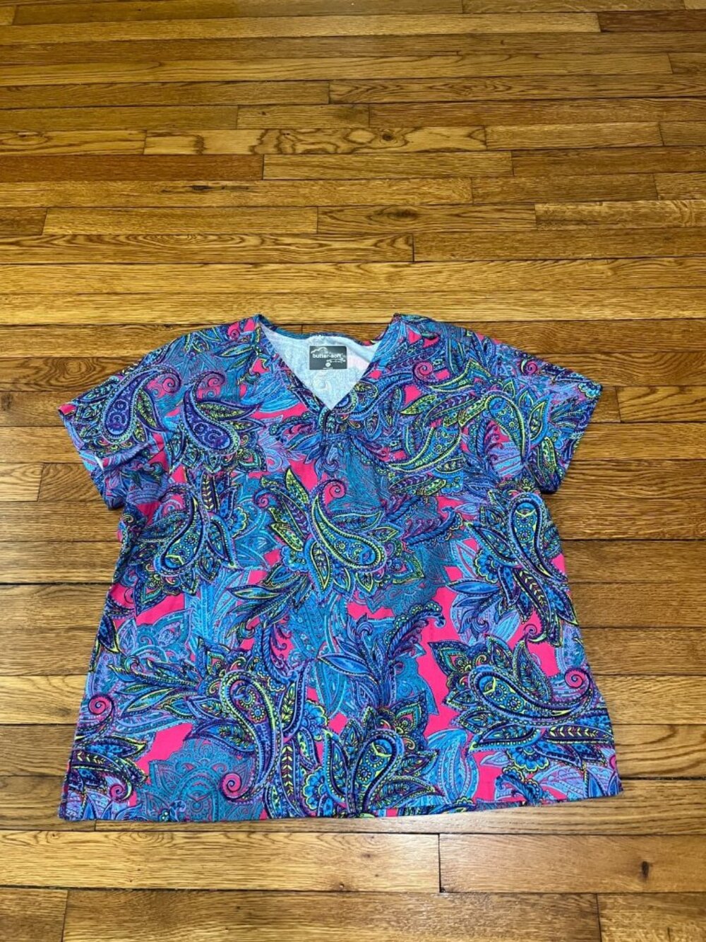 Butter-Soft Scrub Top Short Sleeve V Neck Paisley Colorful Women's Size XL